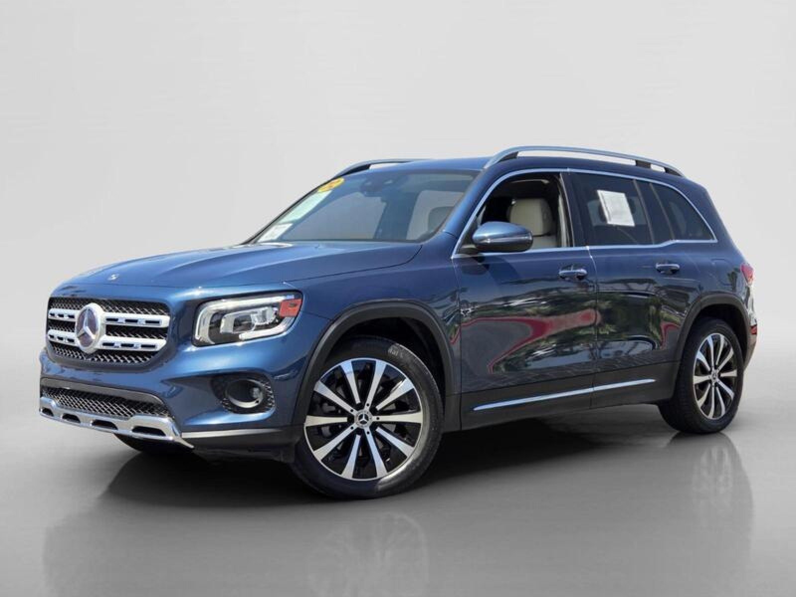 2022 Mercedes-Benz GLB GLB 250's photo