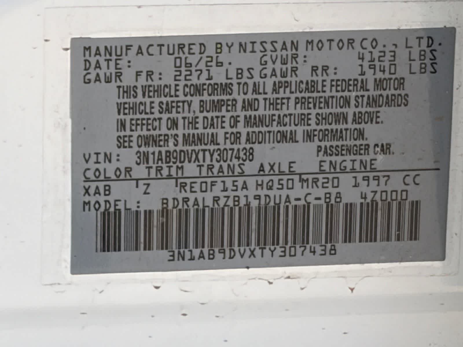 New 2026 Aspen White Tricoat/Super Black Nissan SR image 36