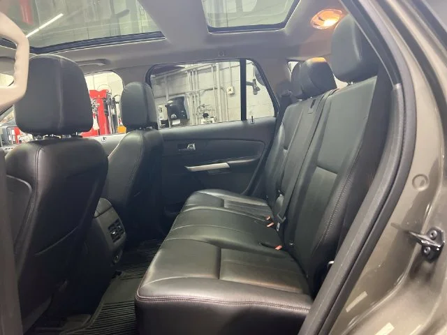 Used 2013 Gray Ford SEL image 28