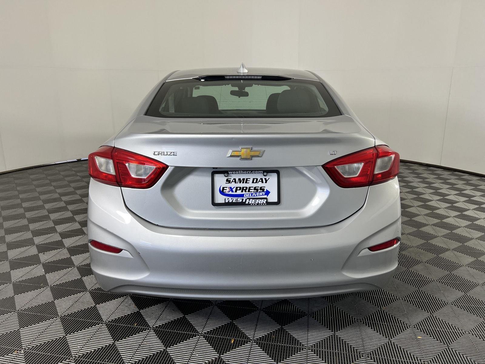 Used 2016 Silver Ice Metallic Chevrolet LT image 22