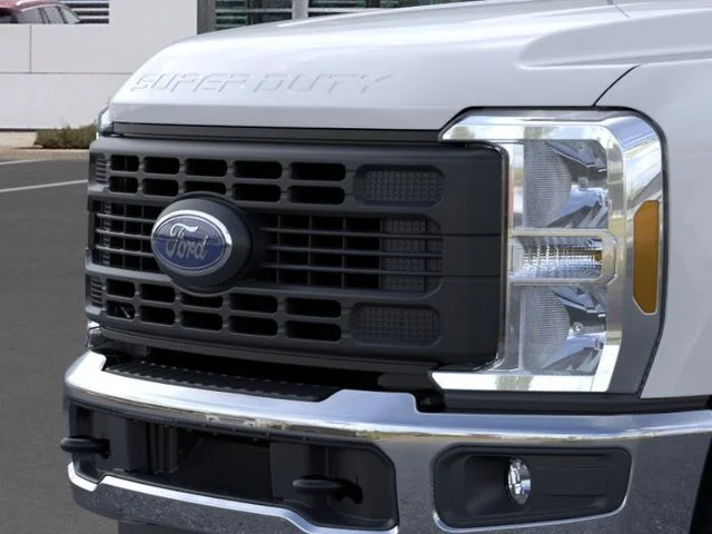 New 2026 Oxford White Ford XL image 17