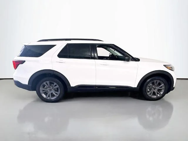 New 2026 Star White Metallic Tri-Coat Ford Active image 42