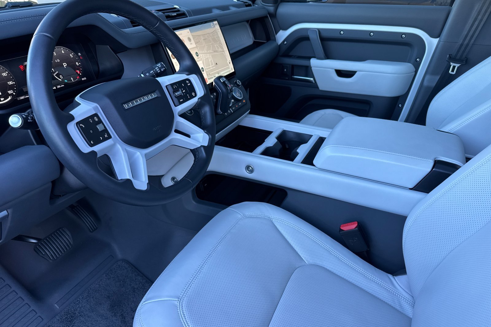 Certified Used 2026 White Land Rover S image 9