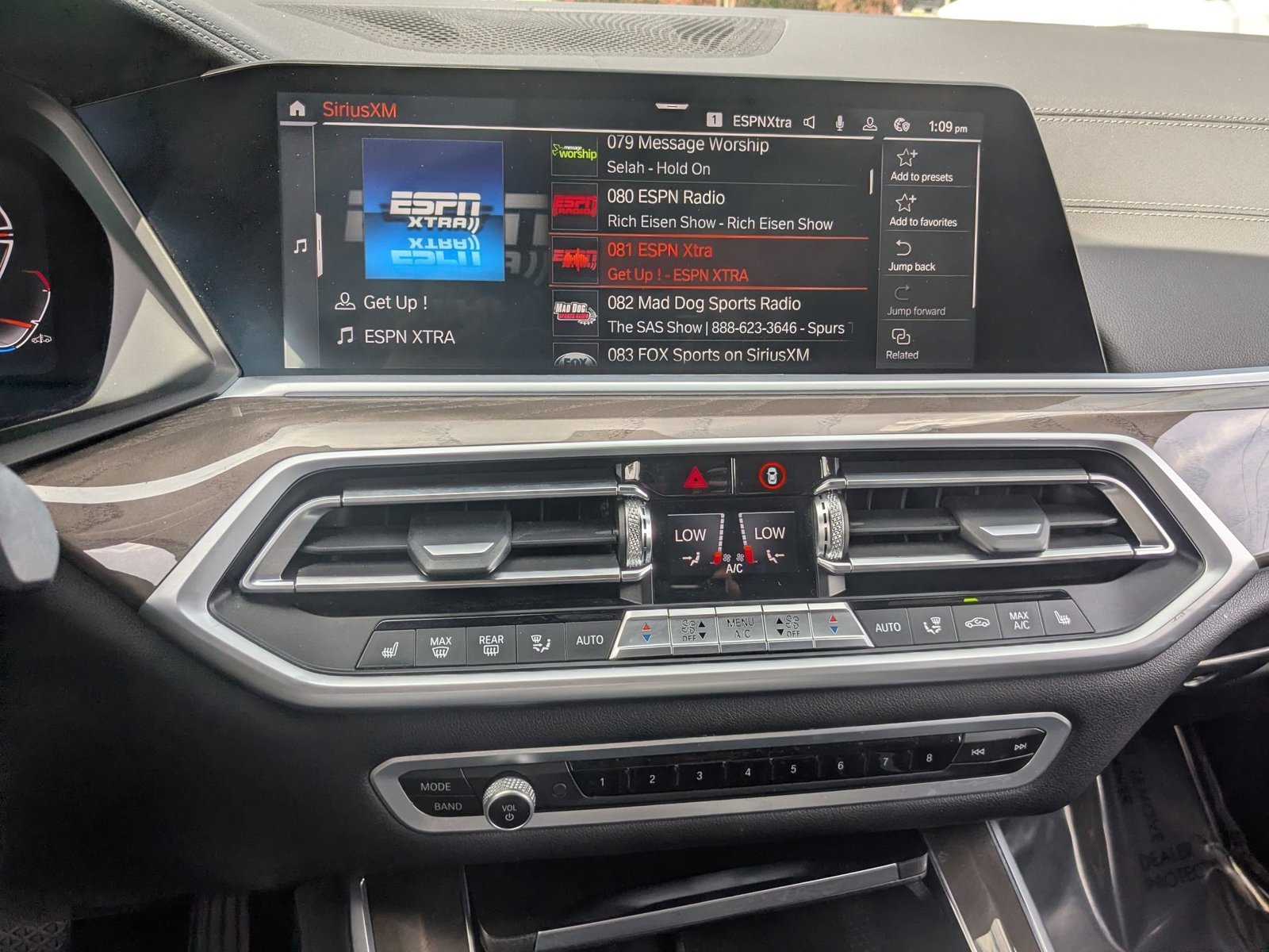 Used 2022 Arctic Grey Metallic BMW xDrive40i image 13