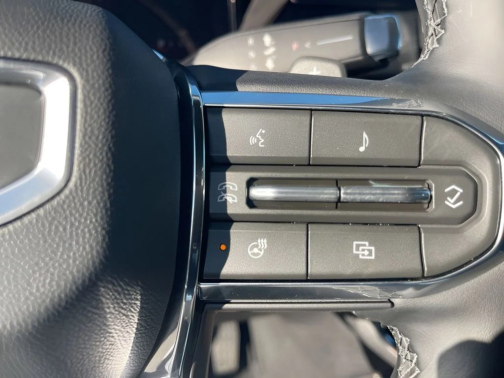New 2026 Sterling Metallic GMC Elevation image 21