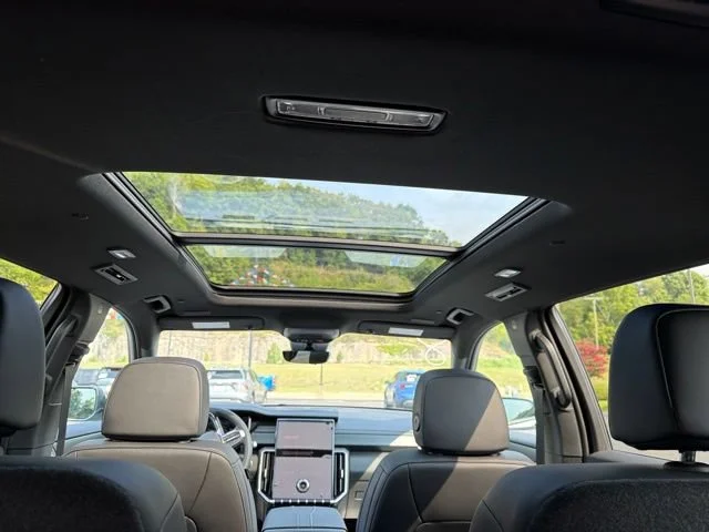 New 2026 Sterling Metallic GMC Elevation image 23