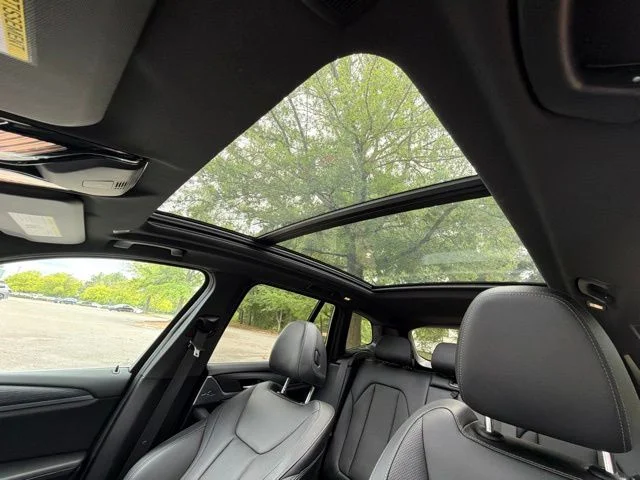 Used 2024 Gray BMW xDrive30i image 21