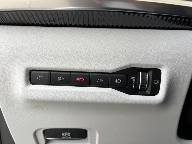 Used 2025 White Jeep Limited image 24