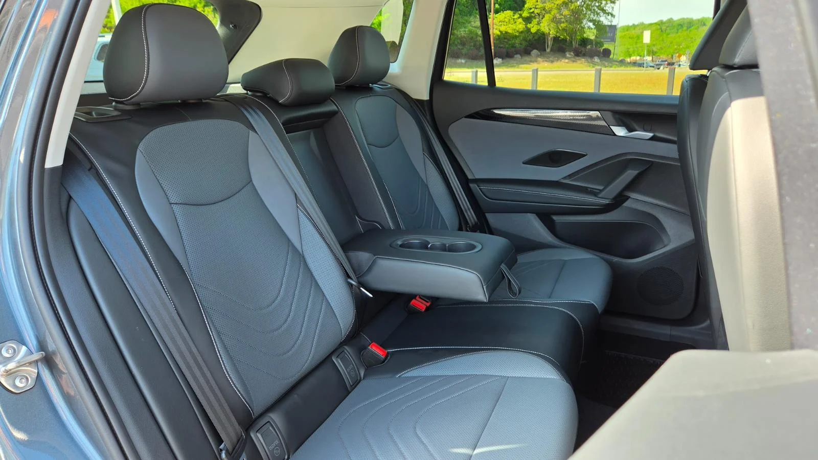 New 2026 Platinum Gray Metallic Volkswagen SE image 48