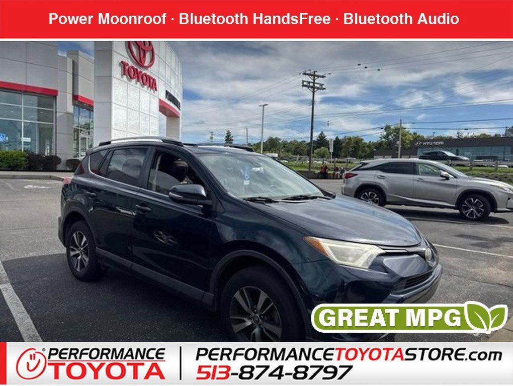 Used 2018 Galactic Aqua Mica Toyota XLE image 1