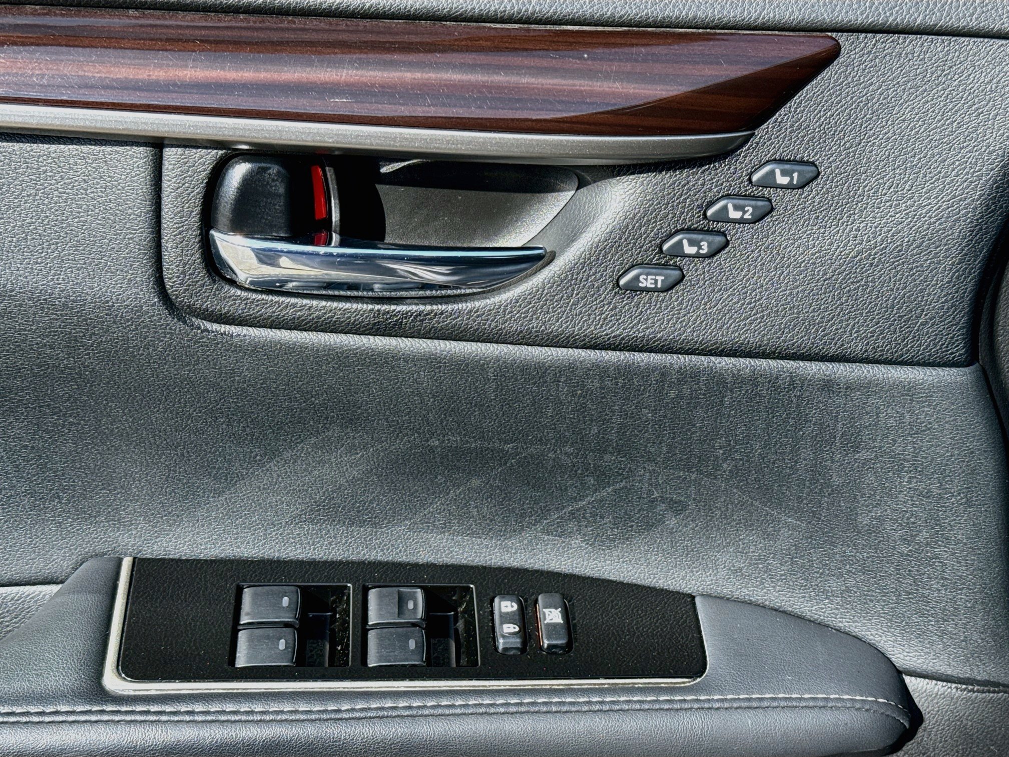 Used 2018 Nebula Gray Pearl Lexus Base image 17