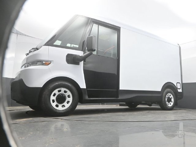 Used 2024 White BrightDrop  image 30