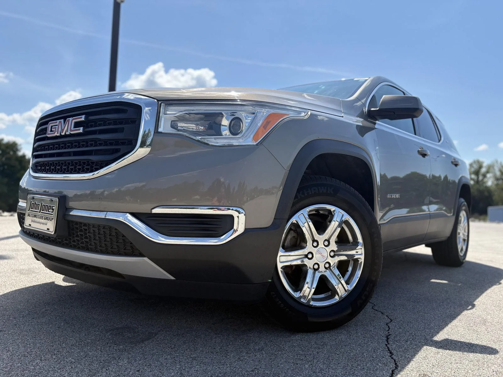 Used 2019 Pepperdust Metallic GMC SLE image 17