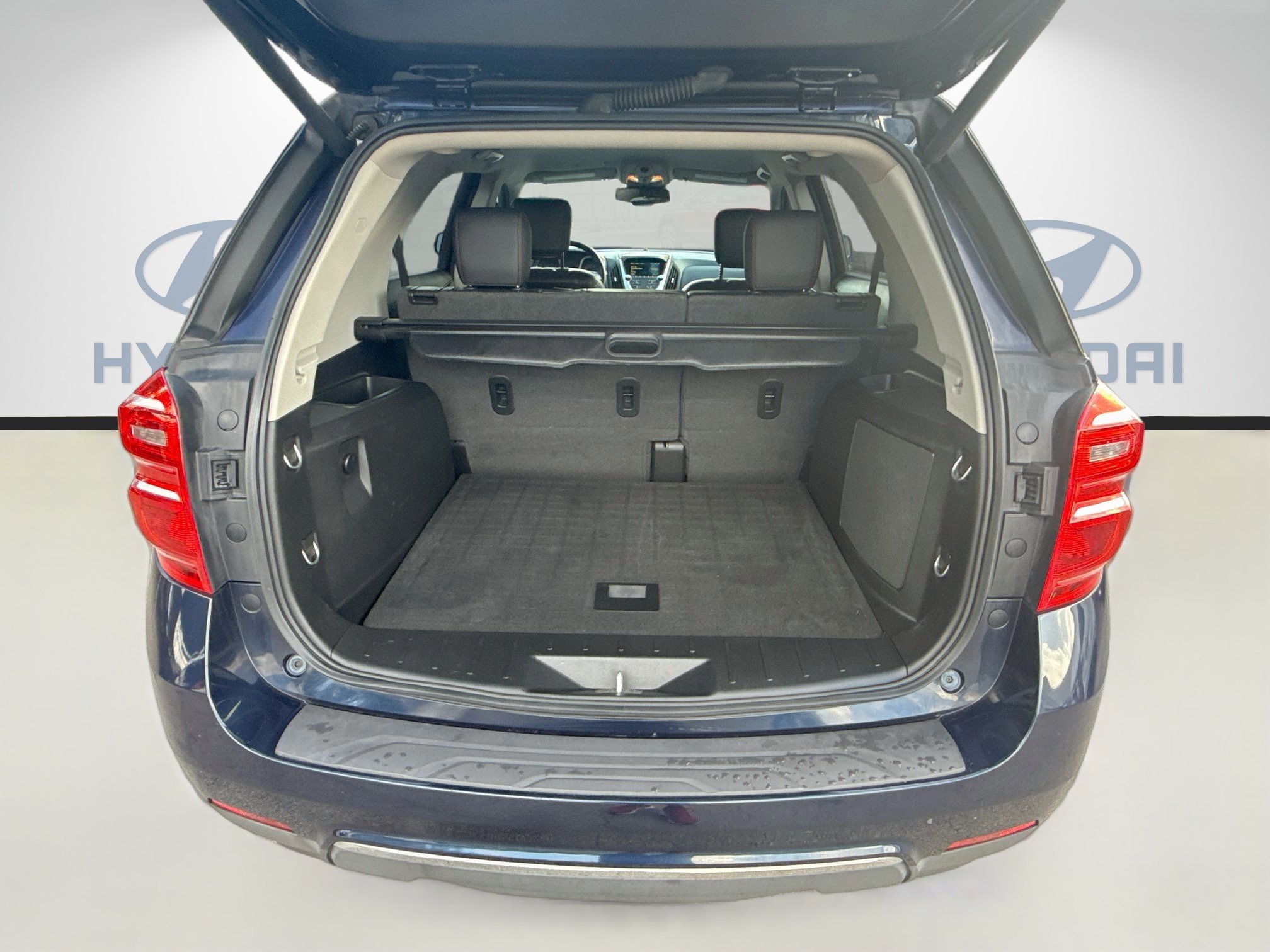 Used 2017 Blue Velvet Metallic Chevrolet Premier image 23