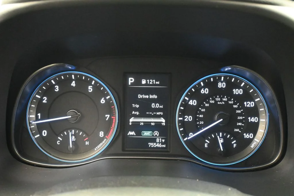 Used 2023 Cyber Silver w/Black Roof Hyundai SEL image 23
