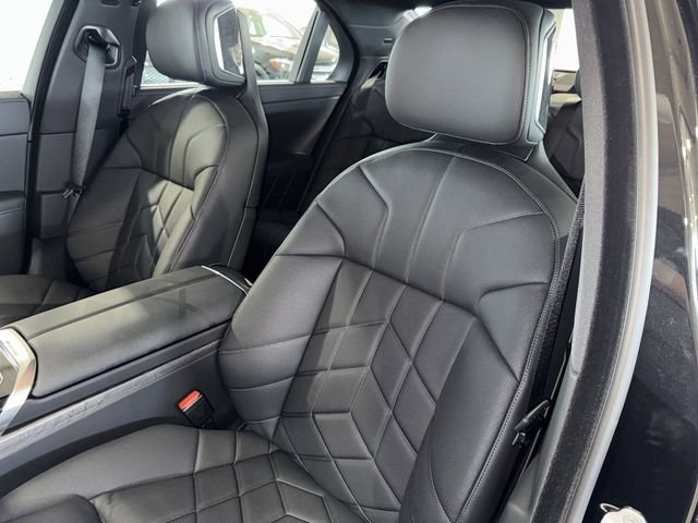 New 2026 Black Sapphire Metallic BMW 760i xDrive image 25