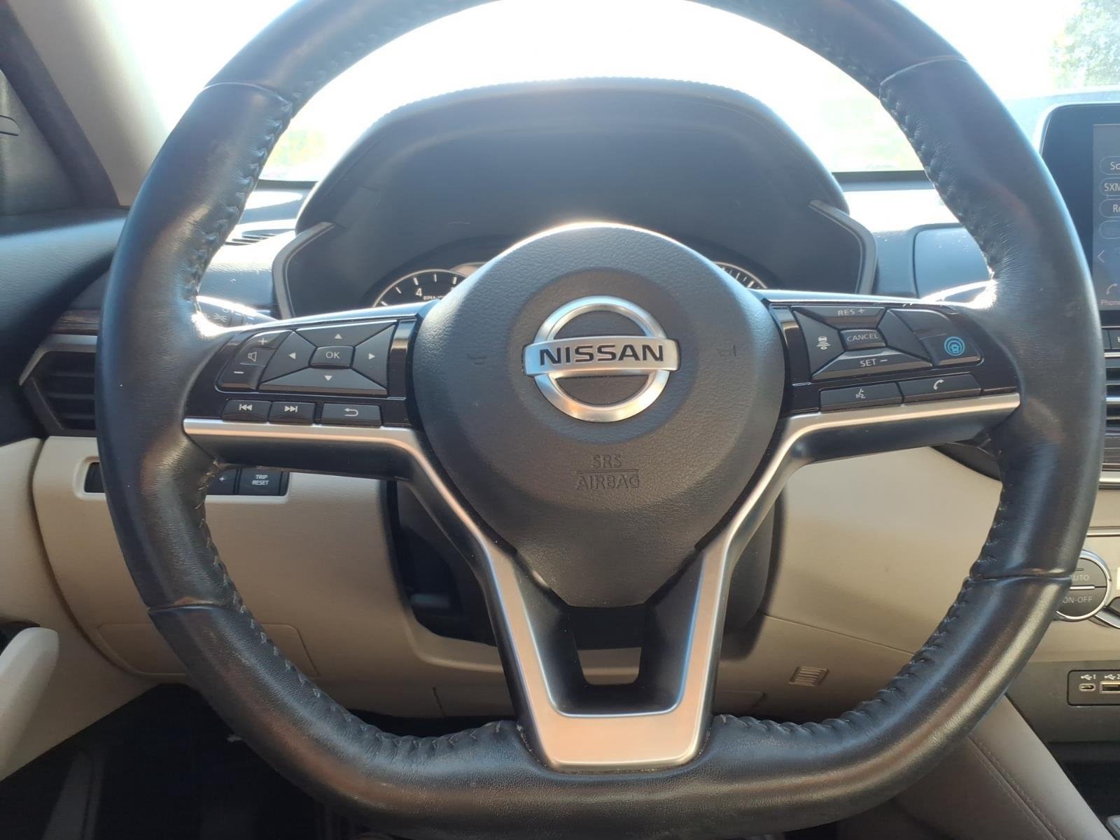 Used 2020 Pearl White Tricoat Nissan 2.0 Platinum image 28