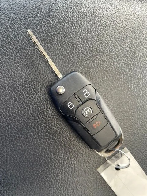 Certified Used 2022 Blue Ford  image 25