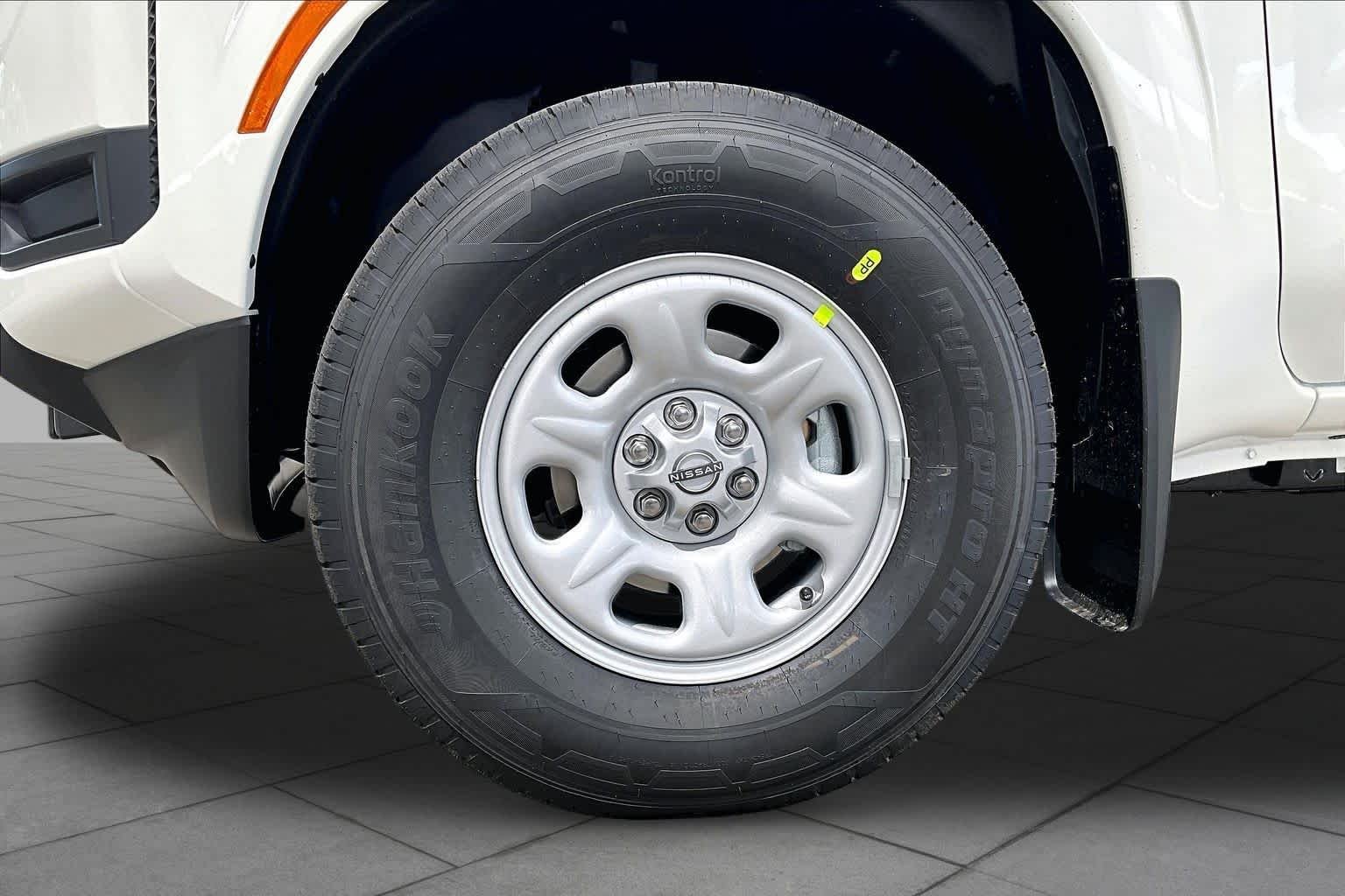 New 2026 Glacier White Nissan S image 9