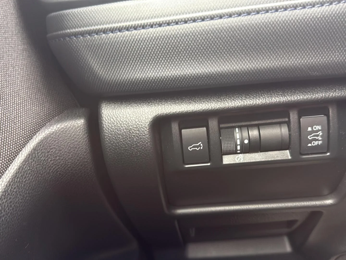 Used 2025 Brilliant Bronze Metallic Subaru Premium image 17