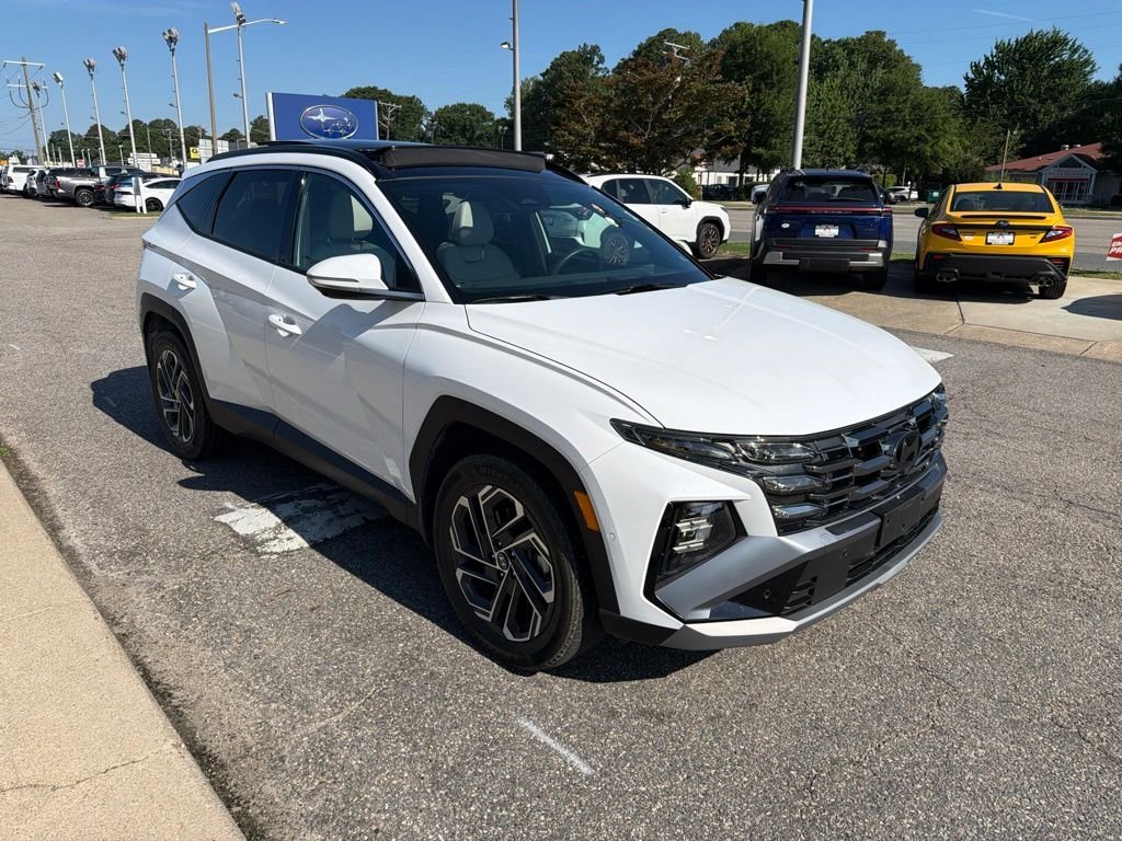 Used 2025 White Hyundai Limited image 4