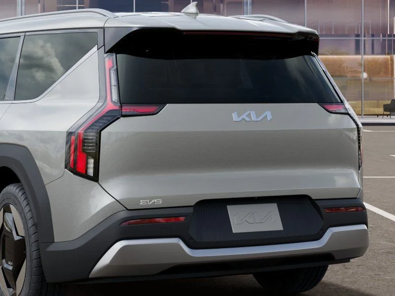 New 2026 Silver Kia Wind image 13