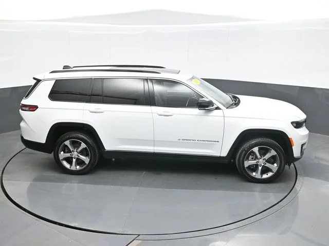 Used 2025 White Jeep Limited image 16
