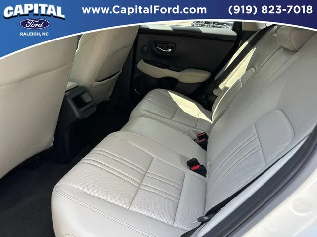 Used 2024 White Honda EX-L image 18