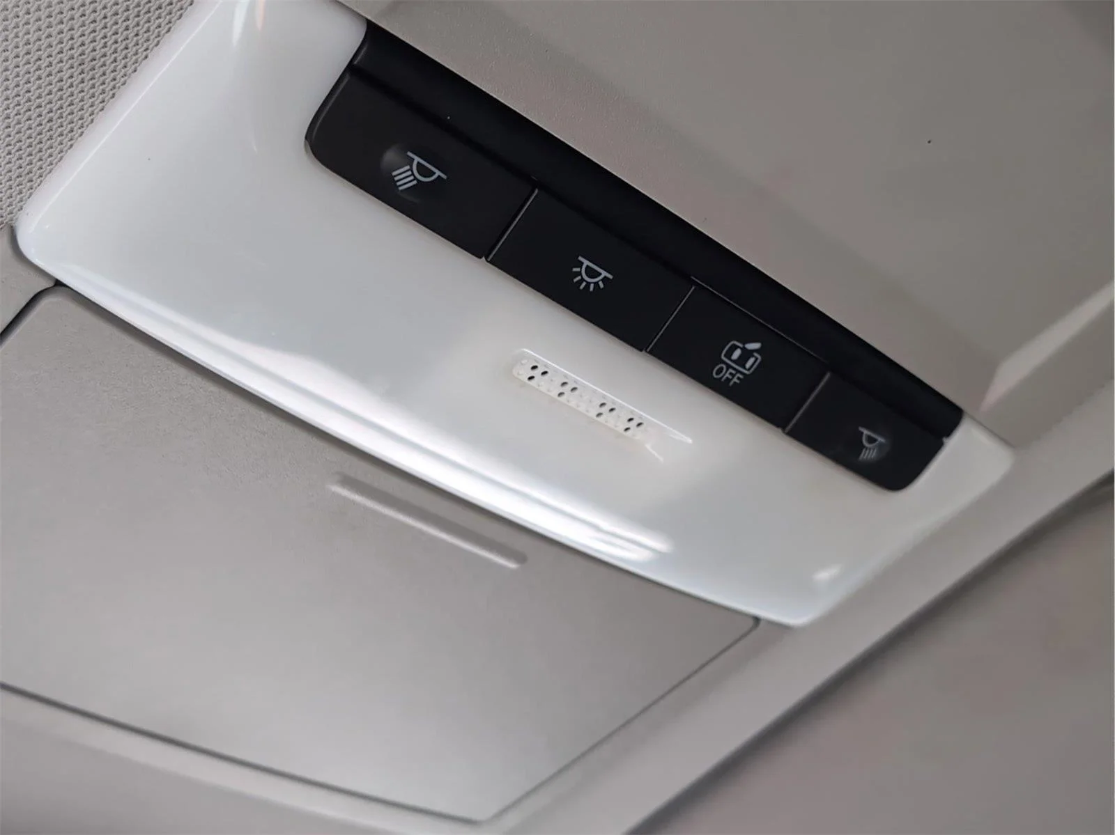 Used 2022 Gun Metallic Nissan S image 15