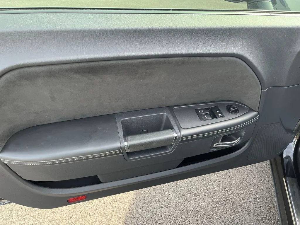 Used 2008 Black Dodge SRT8 image 13