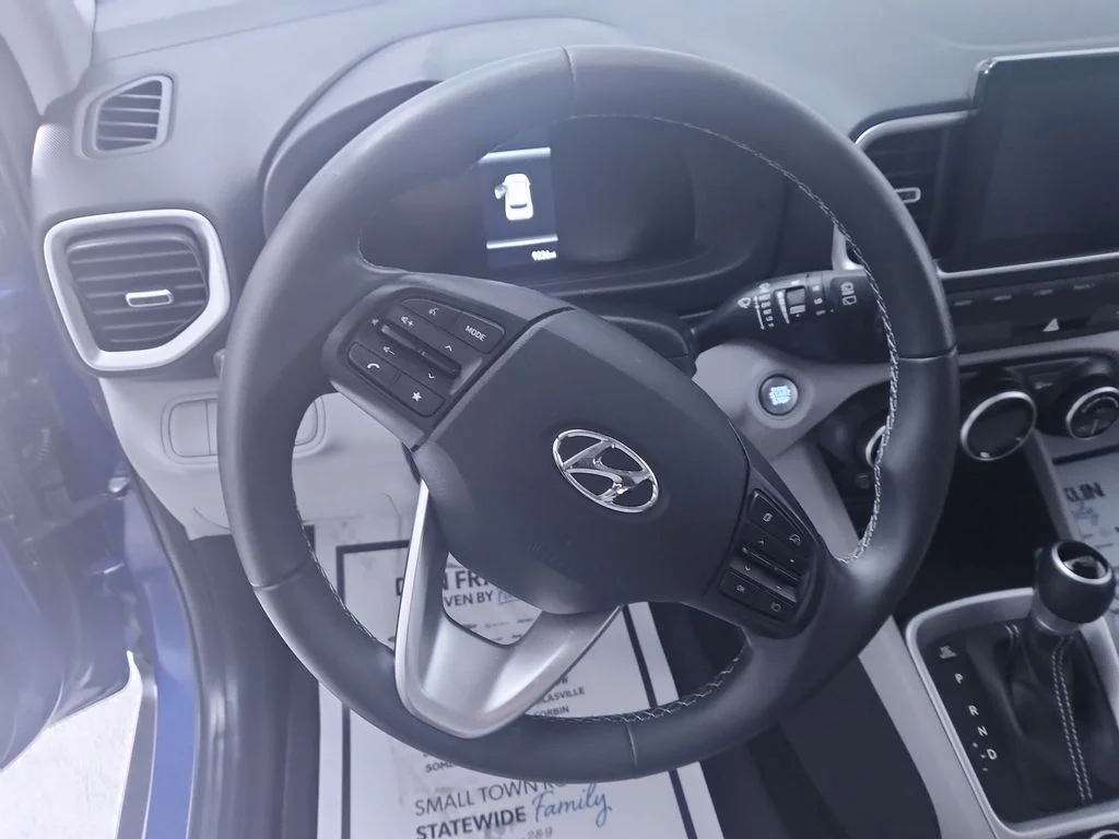 Used 2025 Blue Hyundai SEL image 14