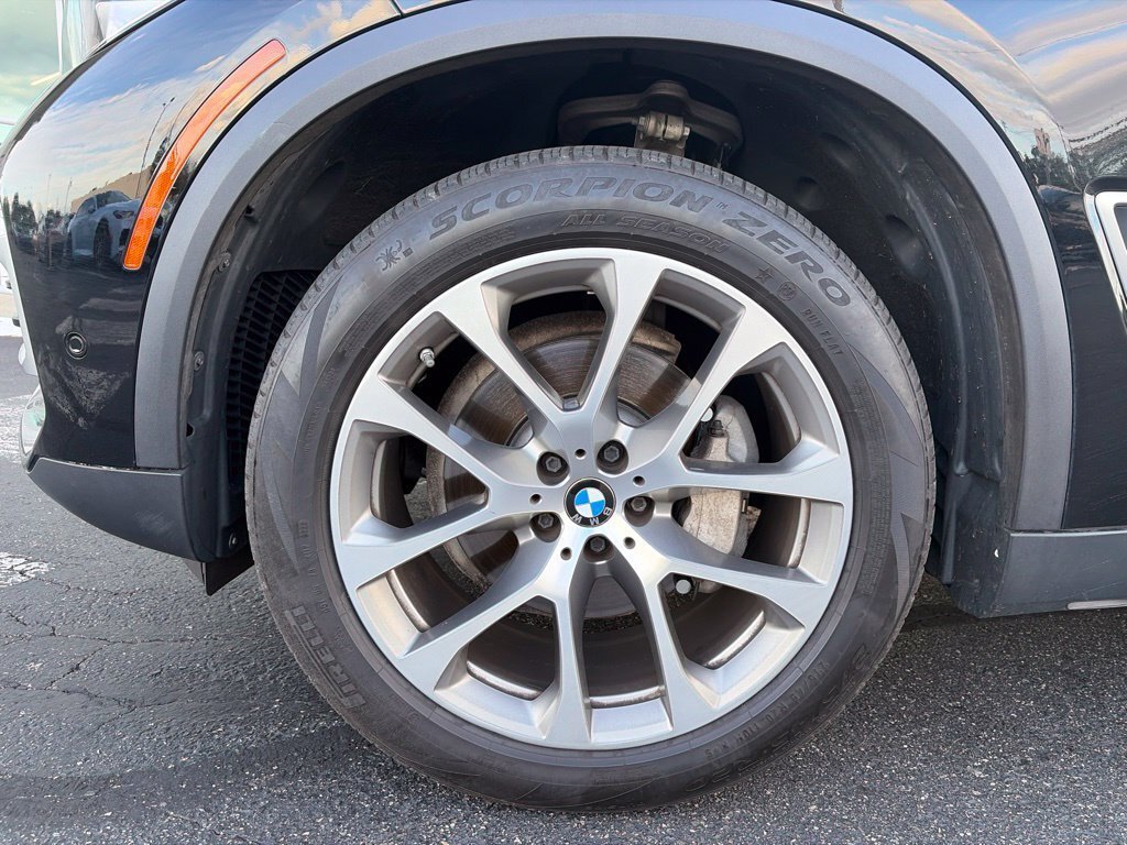 Used 2020 Black BMW xDrive40i image 15