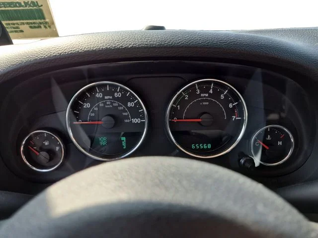 Used 2014 Gray Jeep Sport image 14