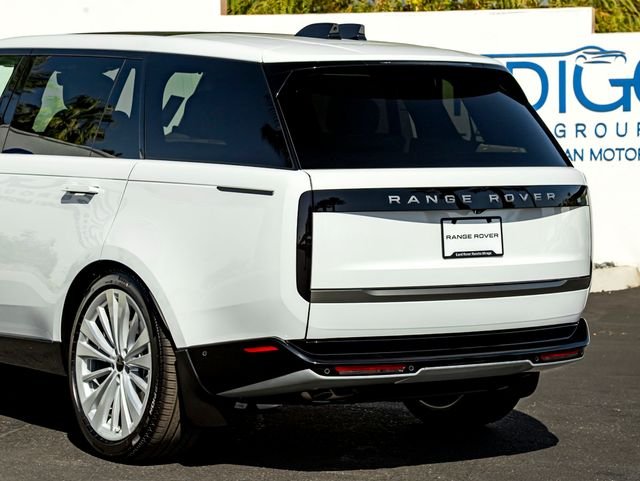 New 2026 Fuji White Land Rover SE image 10
