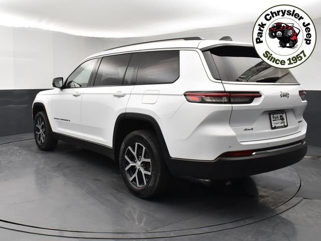 Used 2023 White/off-white Jeep Limited image 4