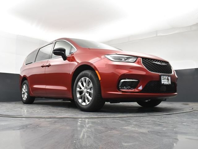 New 2026 Red Hot Pearl-Coat Exterior Paint Chrysler Select image 19