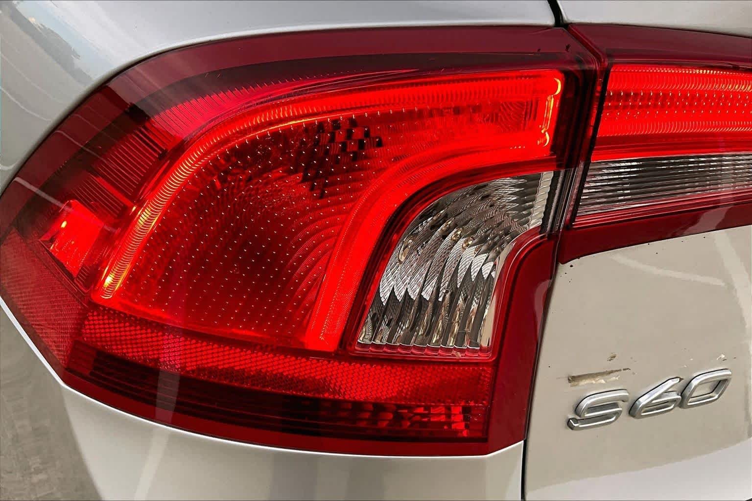 Used 2014 Bright Silver Metallic Volvo T6 image 27