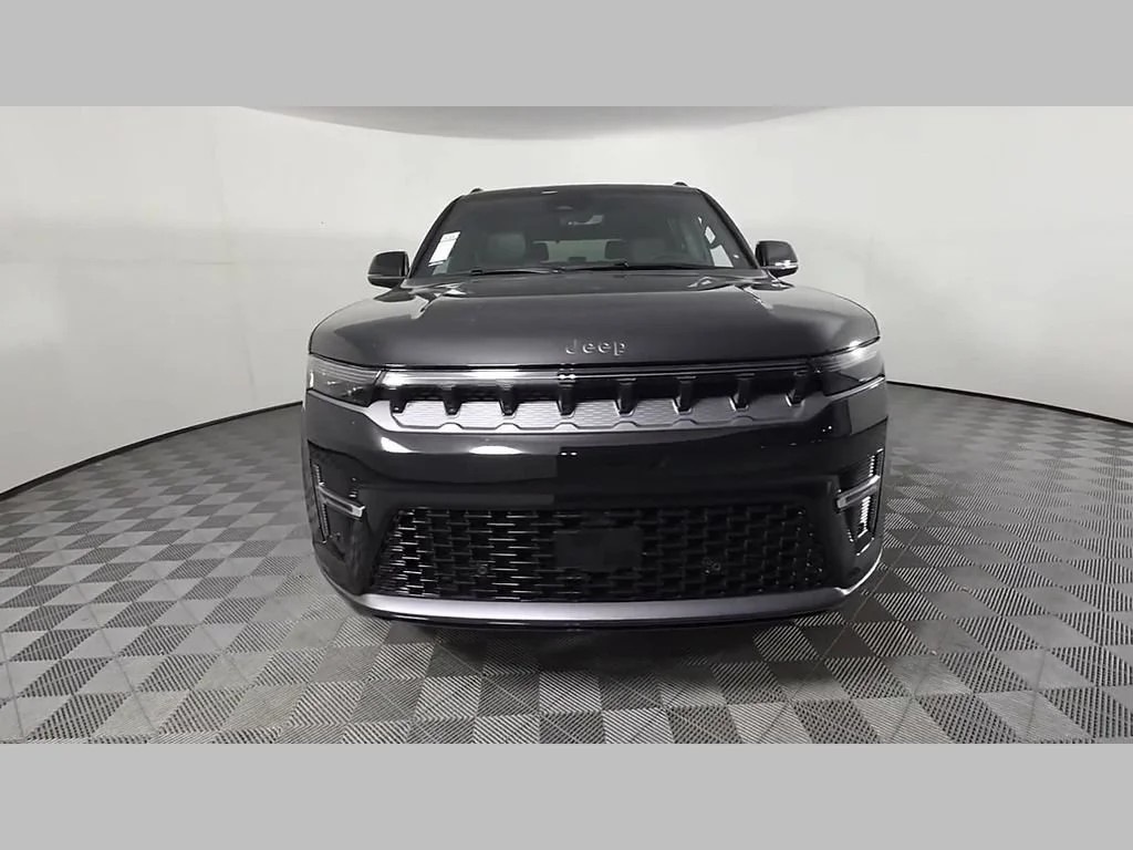 New 2026 High Gloss Black Exterior Paint Jeep Limited Altitude image 44