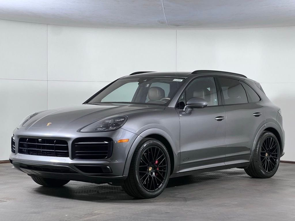2023 Porsche Cayenne GTS's photo
