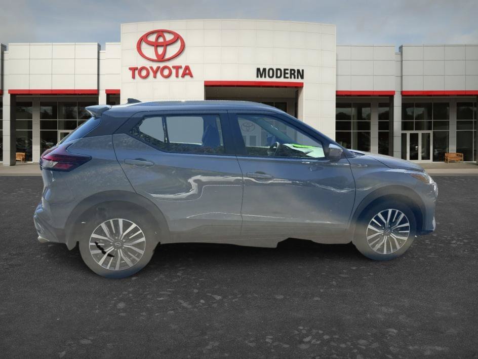 Used 2022 Boulder Gray Pearl Nissan SV image 15