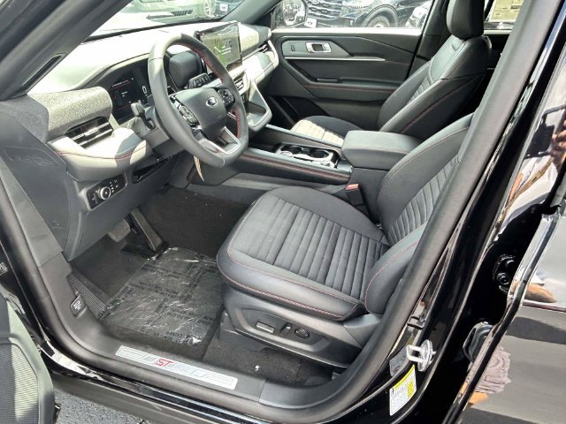 New 2026 Agate Black Metallic Ford ST-Line image 13
