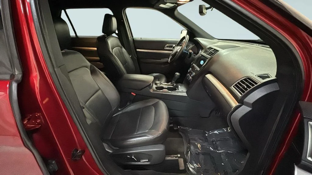 Used 2018 Red Ford XLT image 8