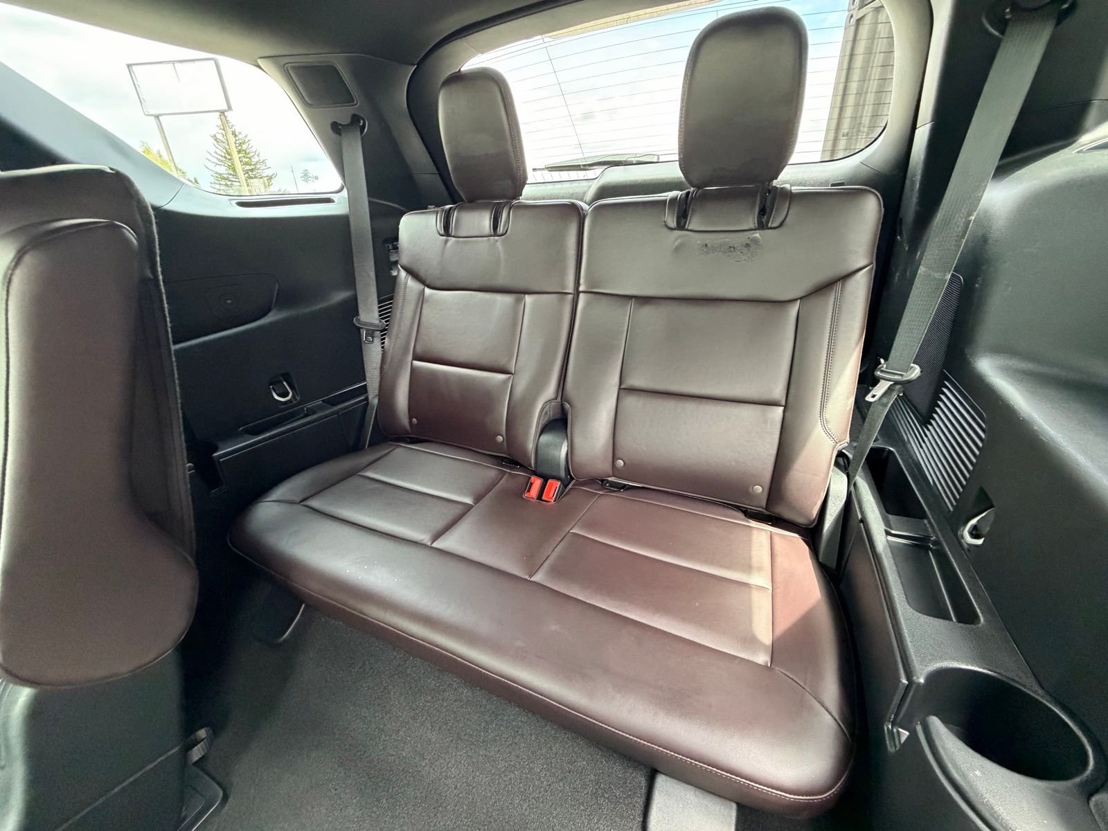 Used 2025 Gray Metallic Ford Platinum image 28