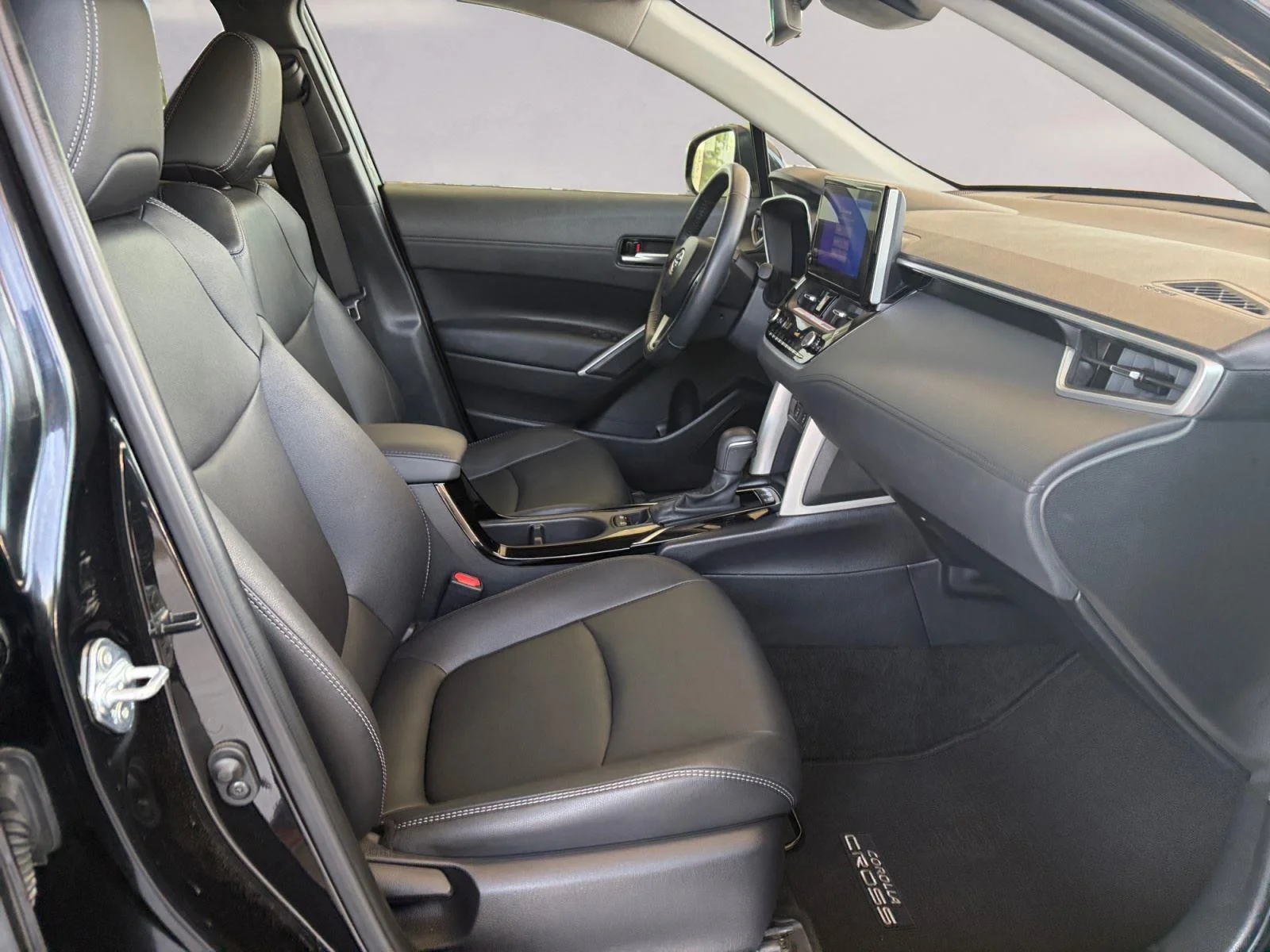 Used 2024 Jet Black Toyota XLE image 15