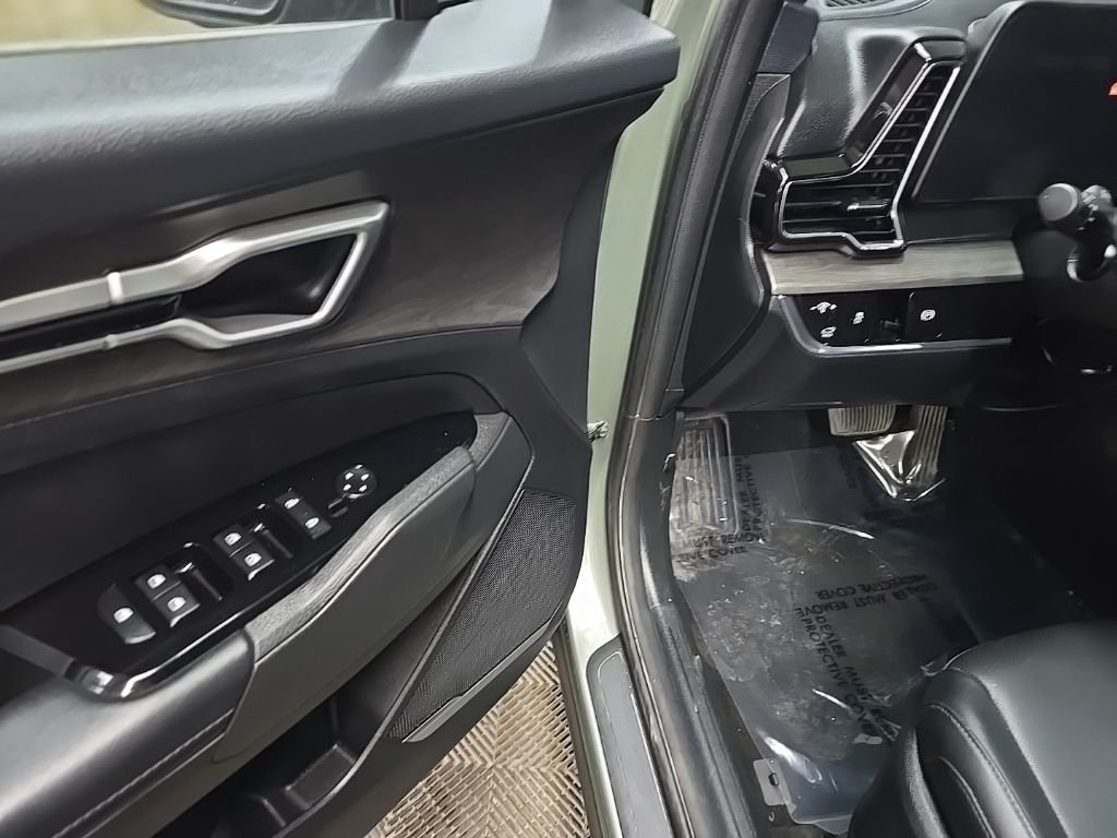 Used 2023 Green Kia X-Line image 29