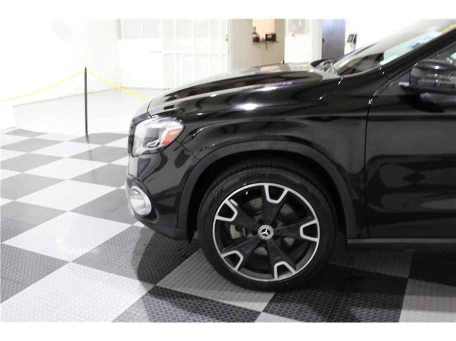 Used 2019 Black Mercedes-Benz GLA 250 image 9