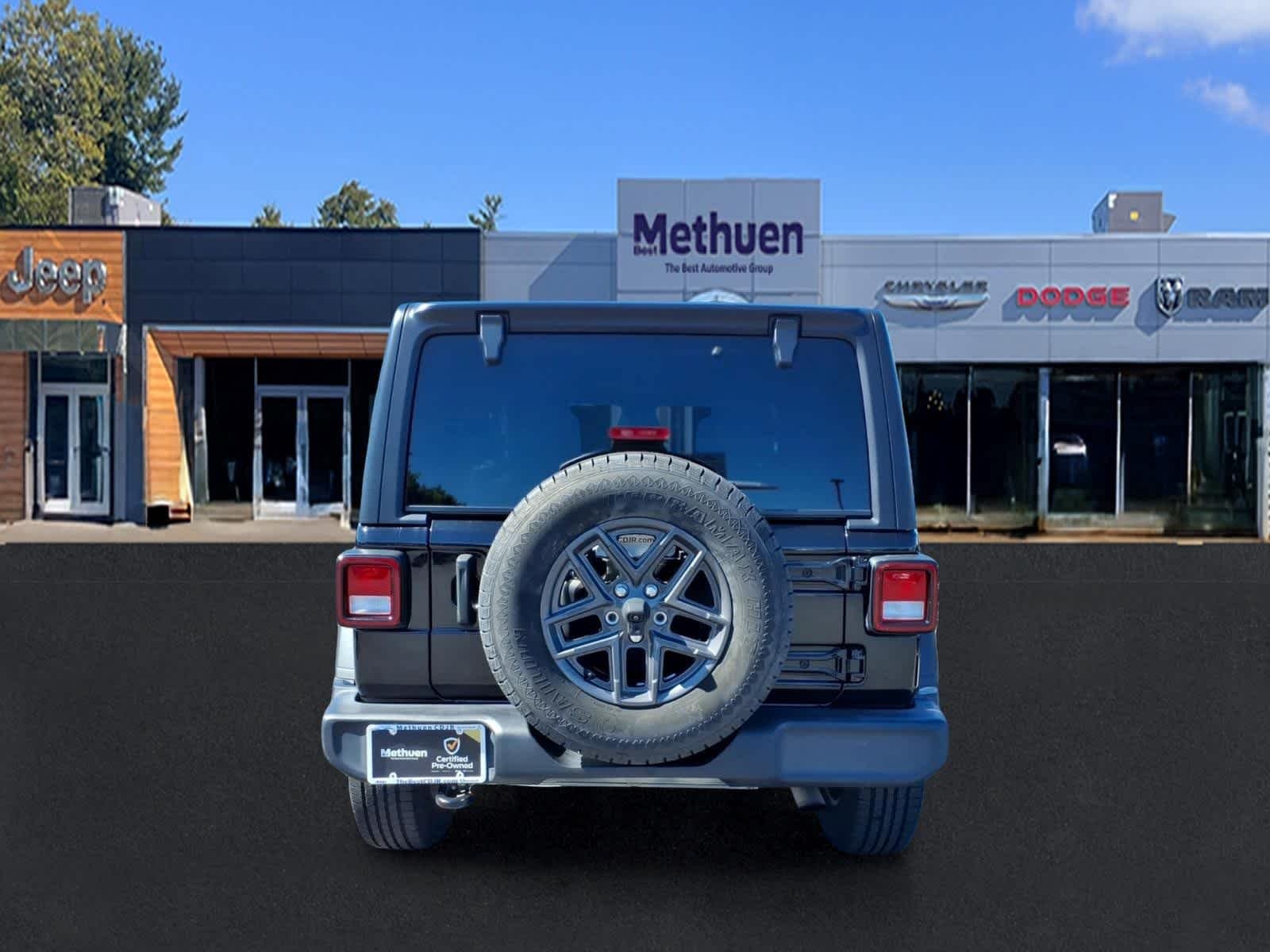Used 2024 Black Clearcoat Jeep Sport S image 5