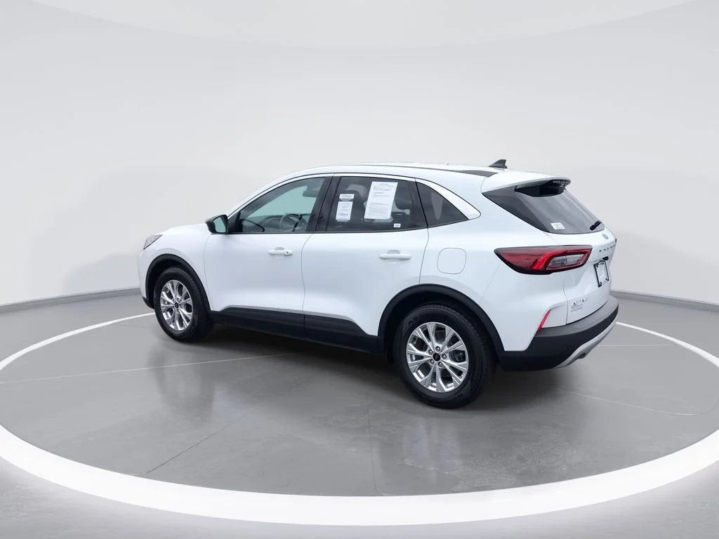 Used 2023 White Ford Active image 6