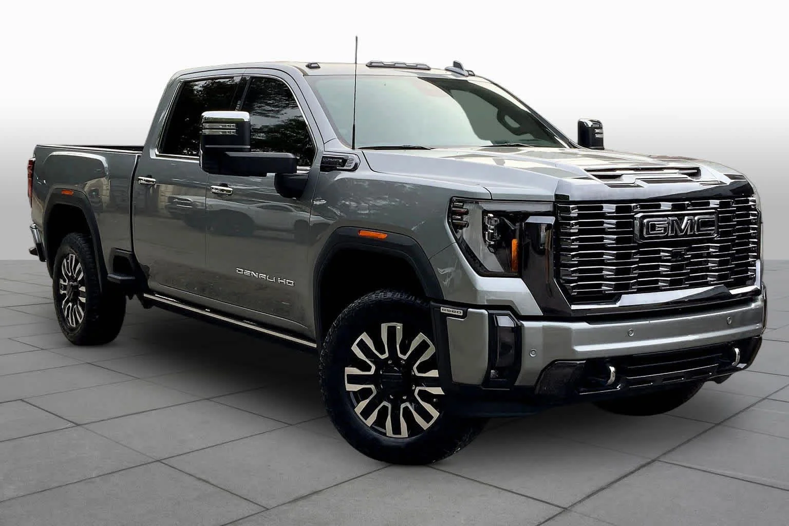 Used 2024 Sterling Metallic GMC Denali Ultimate image 3