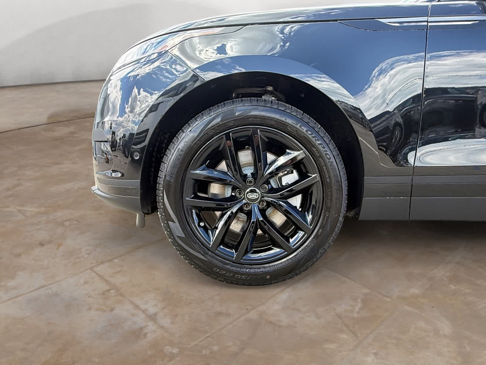 New 2026 Santorini Black Land Rover S image 14